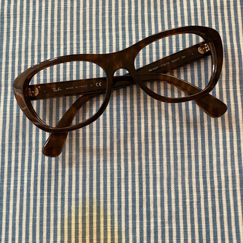 Ray-Ban Tortoise Shell Glasses - Picture 6 of 6